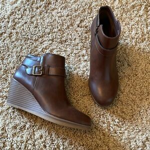 Andiamo Wedge Ankle Boots